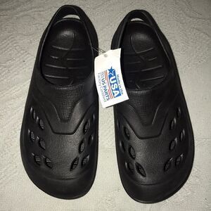 Made In USA water Shoes Boy Size 3/4